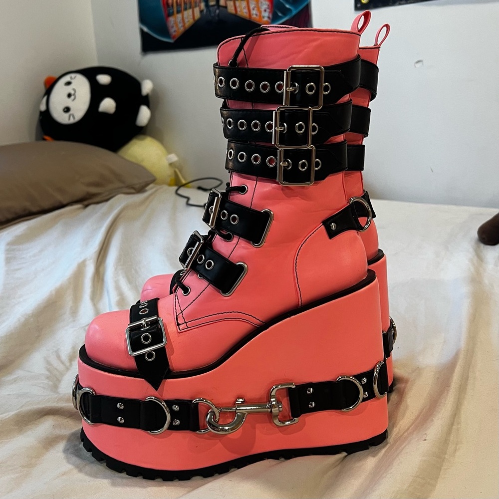 Current Mood x Dolls Kill - SWEET HELL RAIDERS WEDGE BOOTS - Picture 4 of 6